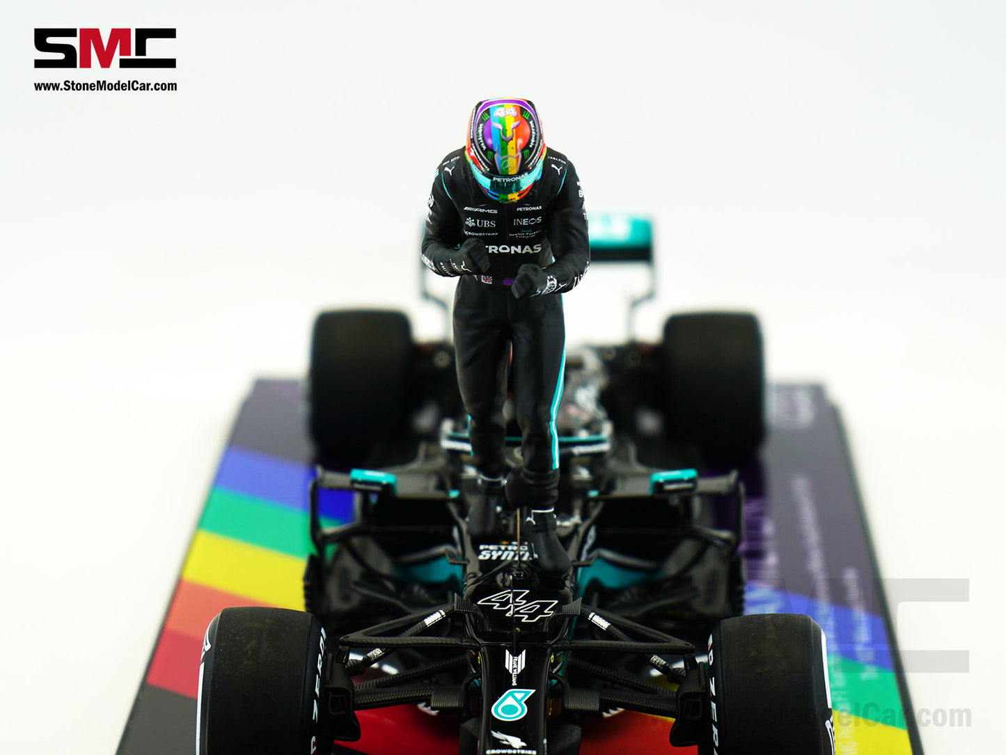 Mercedes AMG F1 W12 #44 Lewis Hamilton Saudi Arabian GP 2021 Winner 1:18 Spark Figure Edition