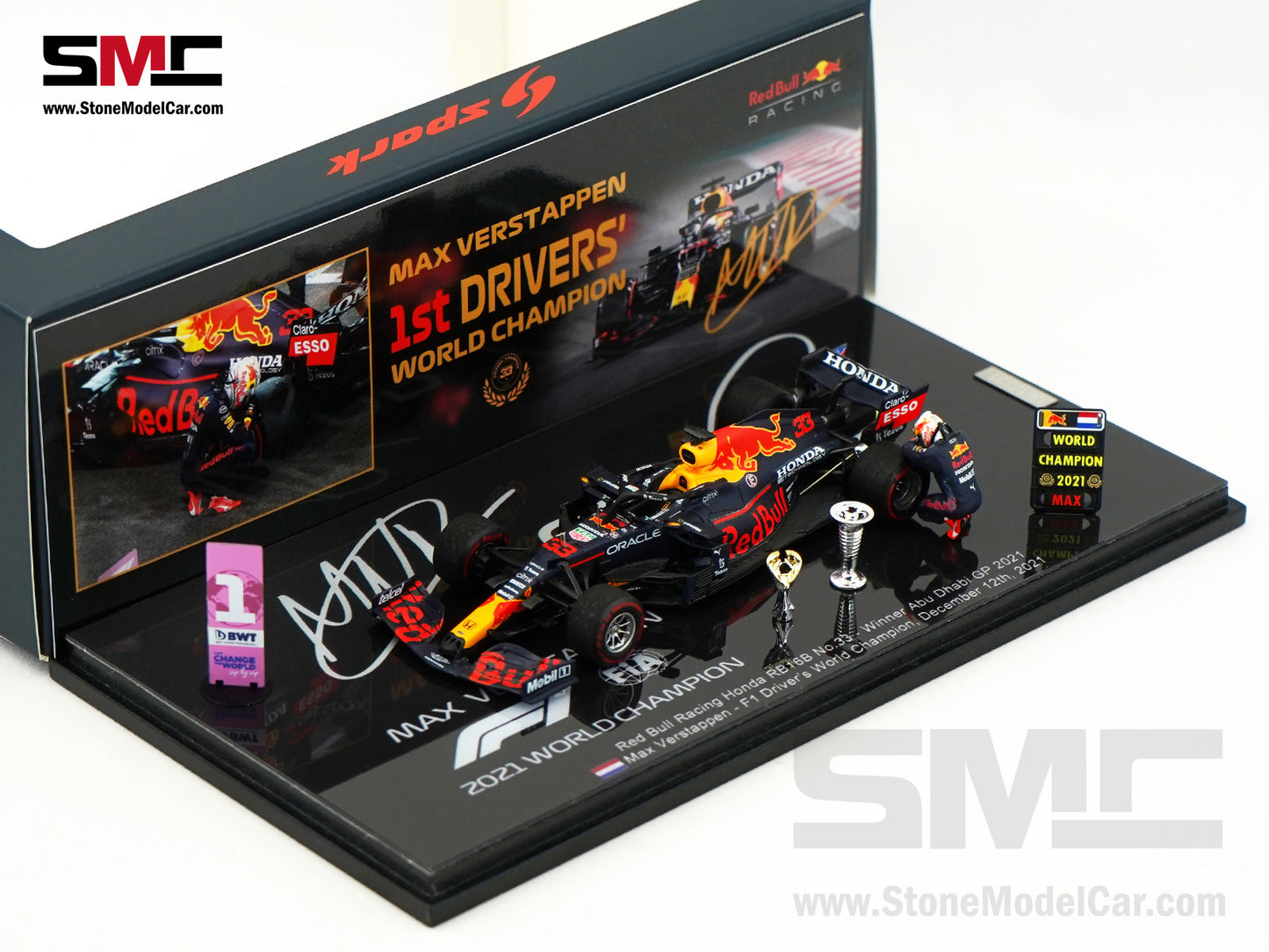 Red Bull RB16B #33 Max Verstappen Abu Dhabi GP Winner 2021 F1 World Champion 1:43 Spark Figure