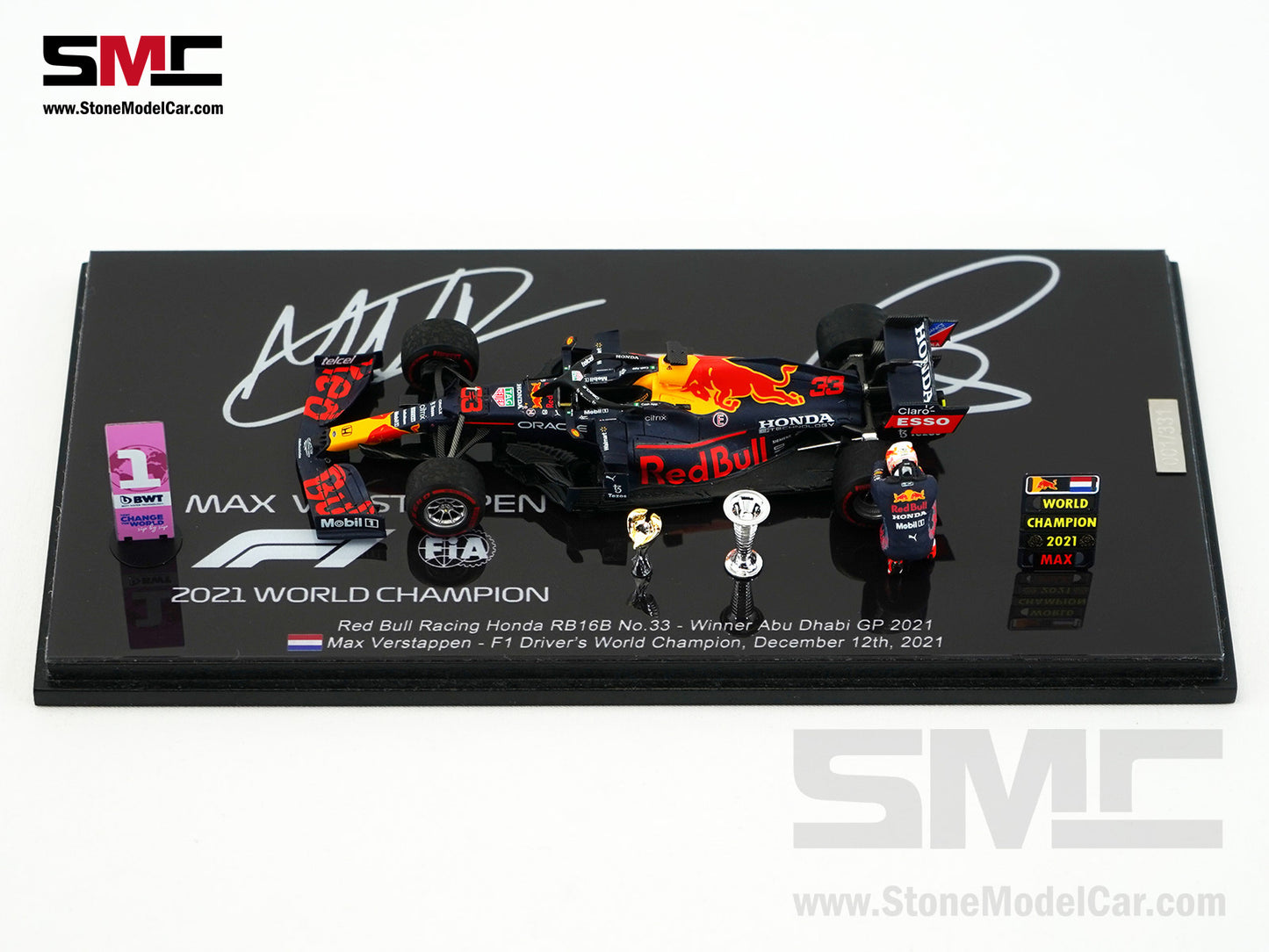 Red Bull RB16B #33 Max Verstappen Abu Dhabi GP Winner 2021 F1 World Champion 1:43 Spark Figure