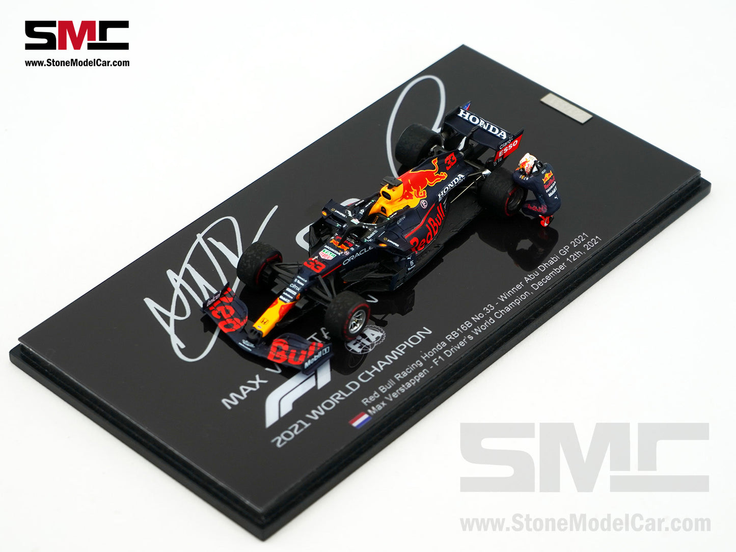 Red Bull RB16B #33 Max Verstappen Abu Dhabi GP Winner 2021 F1 World Champion 1:43 Spark Figure