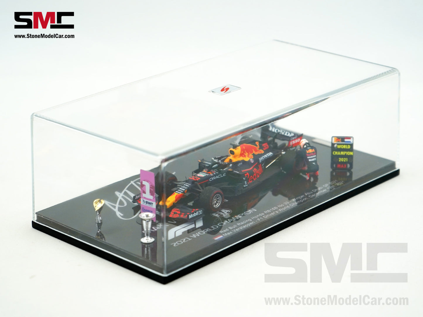 Red Bull RB16B #33 Max Verstappen Abu Dhabi GP Winner 2021 F1 World Champion 1:43 Spark Figure