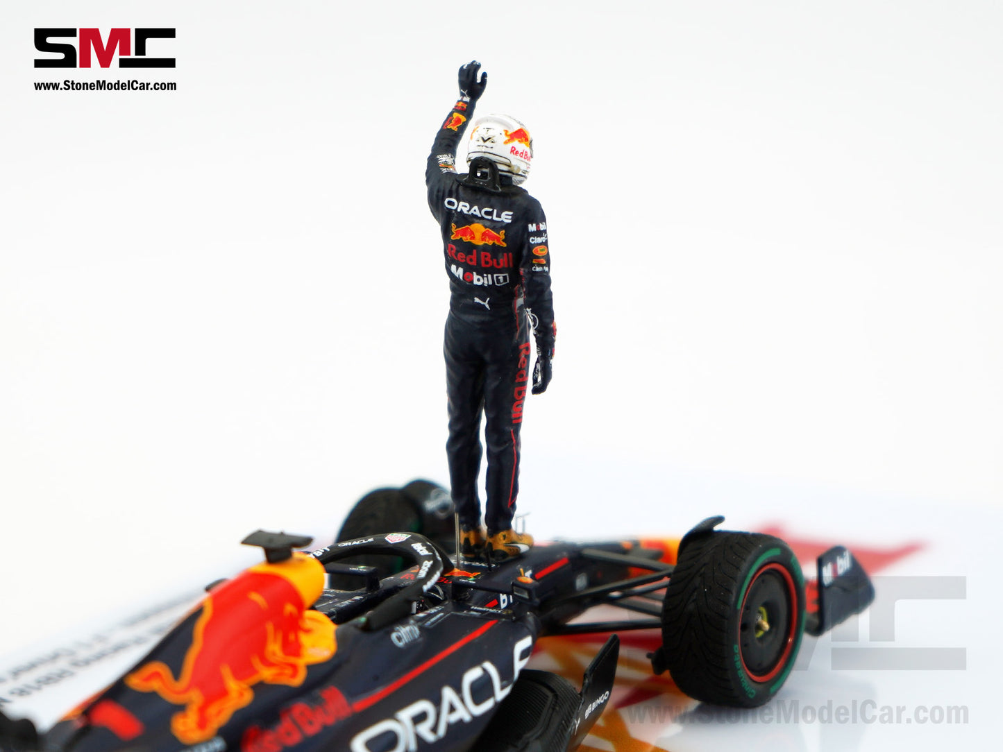 Red Bull F1 RB18 #1 Max Verstappen Japan GP Winner 2022 World Champion Spark 1:43 Figure Special