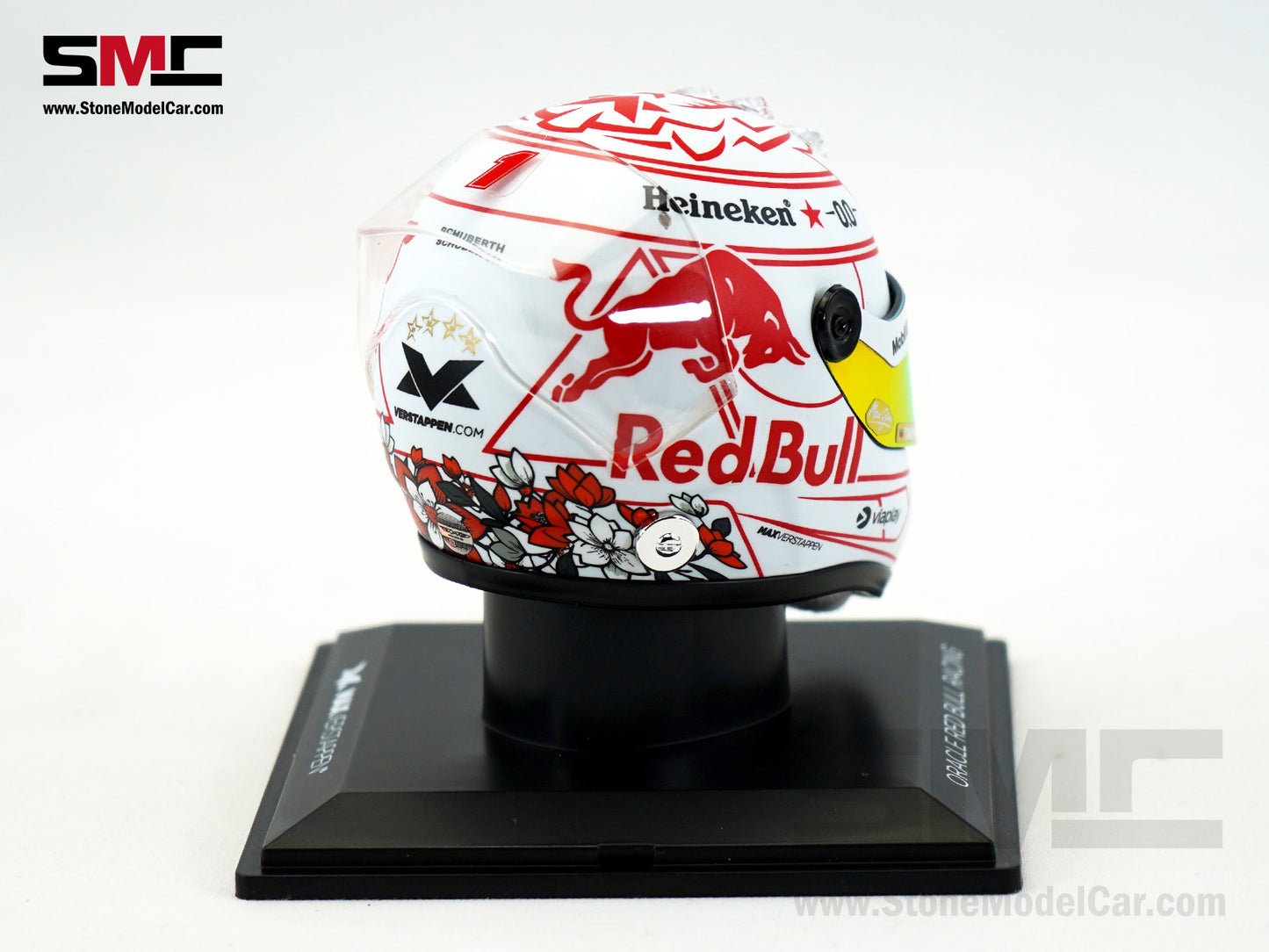 Red Bull F1 RB21 #1 Max Verstappen Japan GP 2025 Special Livery Schuberth 1:4 Miniature Helmet