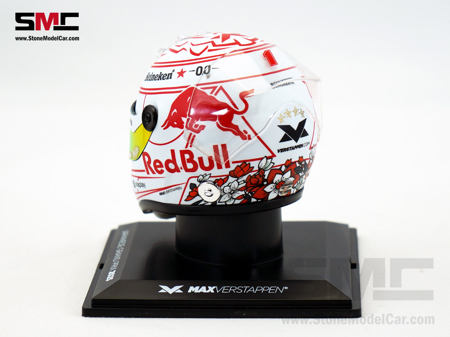 Red Bull F1 RB21 #1 Max Verstappen Japan GP 2025 Special Livery Schuberth 1:4 Miniature Helmet