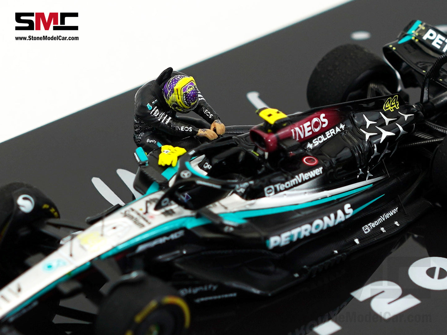 Mercedes F1 W15 #44 7x World Champion Lewis Hamilton Abu Dhabi GP 2024 1:43 Spark Figure Special Edition