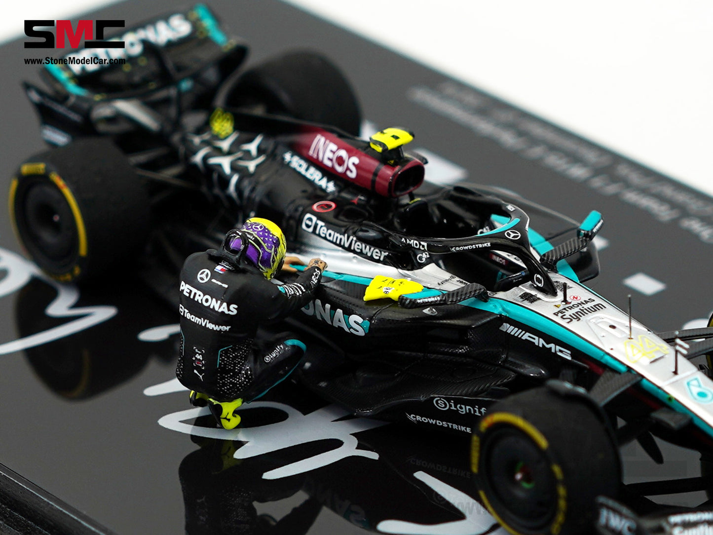 Mercedes F1 W15 #44 7x World Champion Lewis Hamilton Abu Dhabi GP 2024 1:43 Spark Figure Special Edition