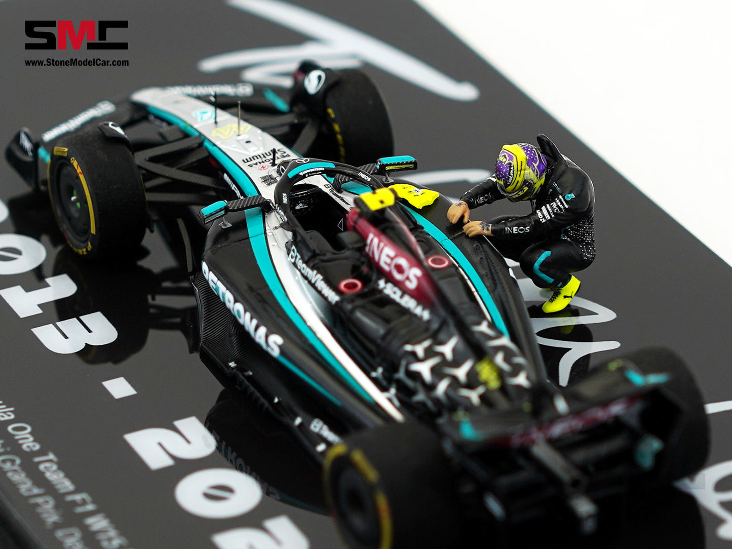 Mercedes F1 W15 #44 7x World Champion Lewis Hamilton Abu Dhabi GP 2024 1:43 Spark Figure Special Edition