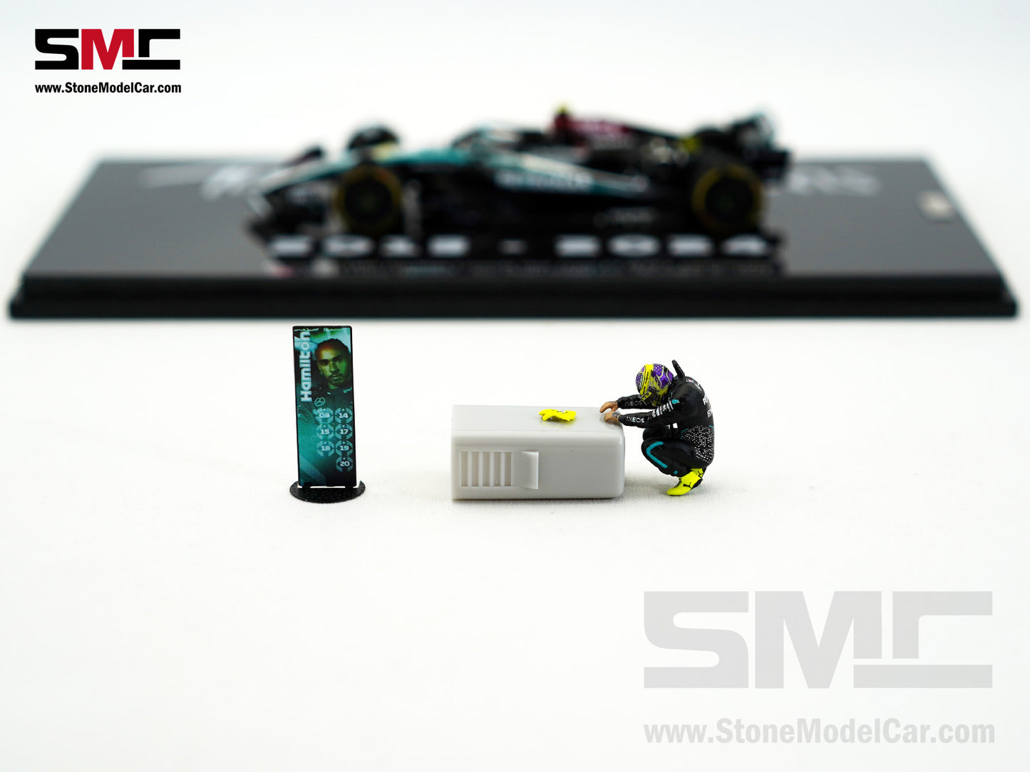 Mercedes F1 W15 #44 7x World Champion Lewis Hamilton Abu Dhabi GP 2024 1:43 Spark Figure Special Edition