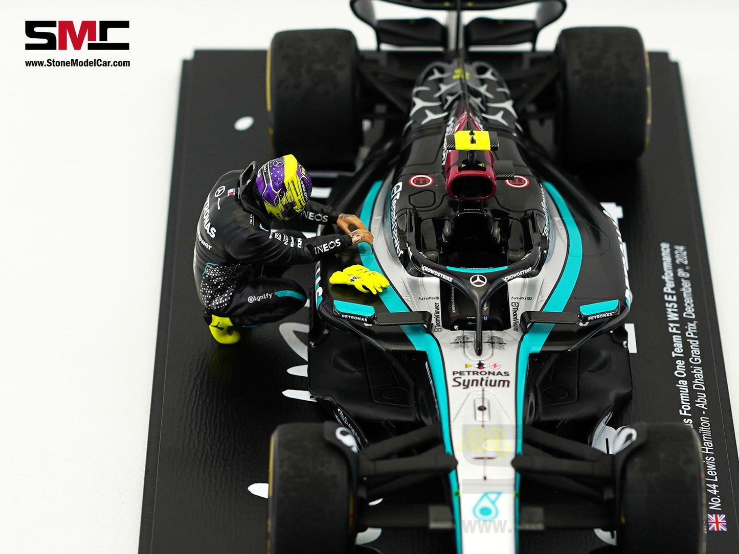 Mercedes F1 W15 #44 7x World Champion Lewis Hamilton Abu Dhabi GP 2024  1:18 Spark Figure Special Edition