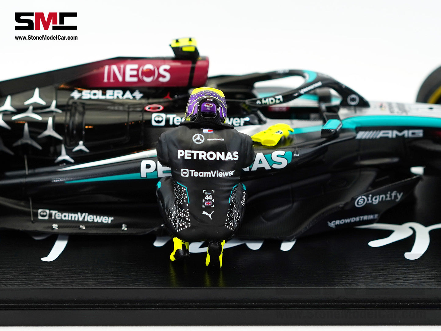 Mercedes F1 W15 #44 7x World Champion Lewis Hamilton Abu Dhabi GP 2024  1:18 Spark Figure Special Edition