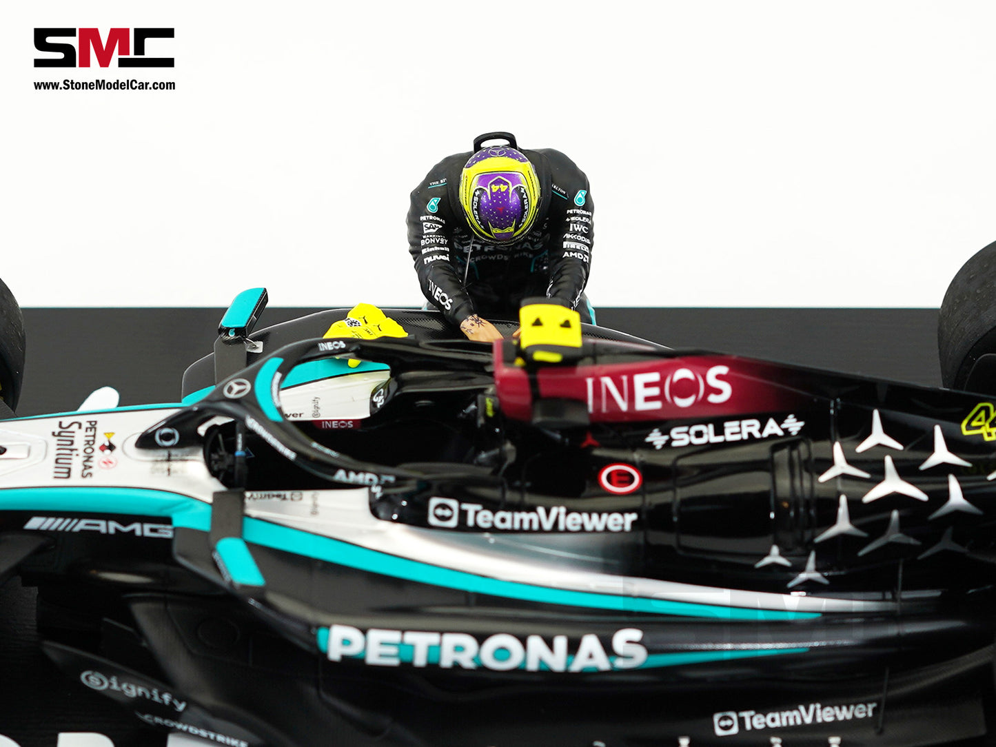Mercedes F1 W15 #44 7x World Champion Lewis Hamilton Abu Dhabi GP 2024  1:18 Spark Figure Special Edition