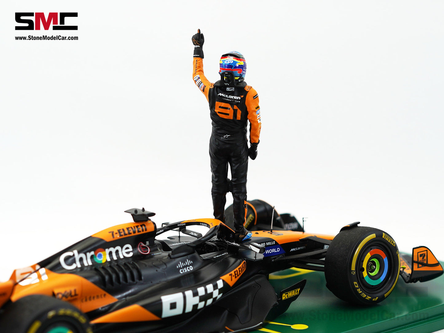 McLaren F1 MCL38 #81 Oscar Piastri Hungary GP Winner 2024 1st Career Win 1:18 Spark Figure Special
