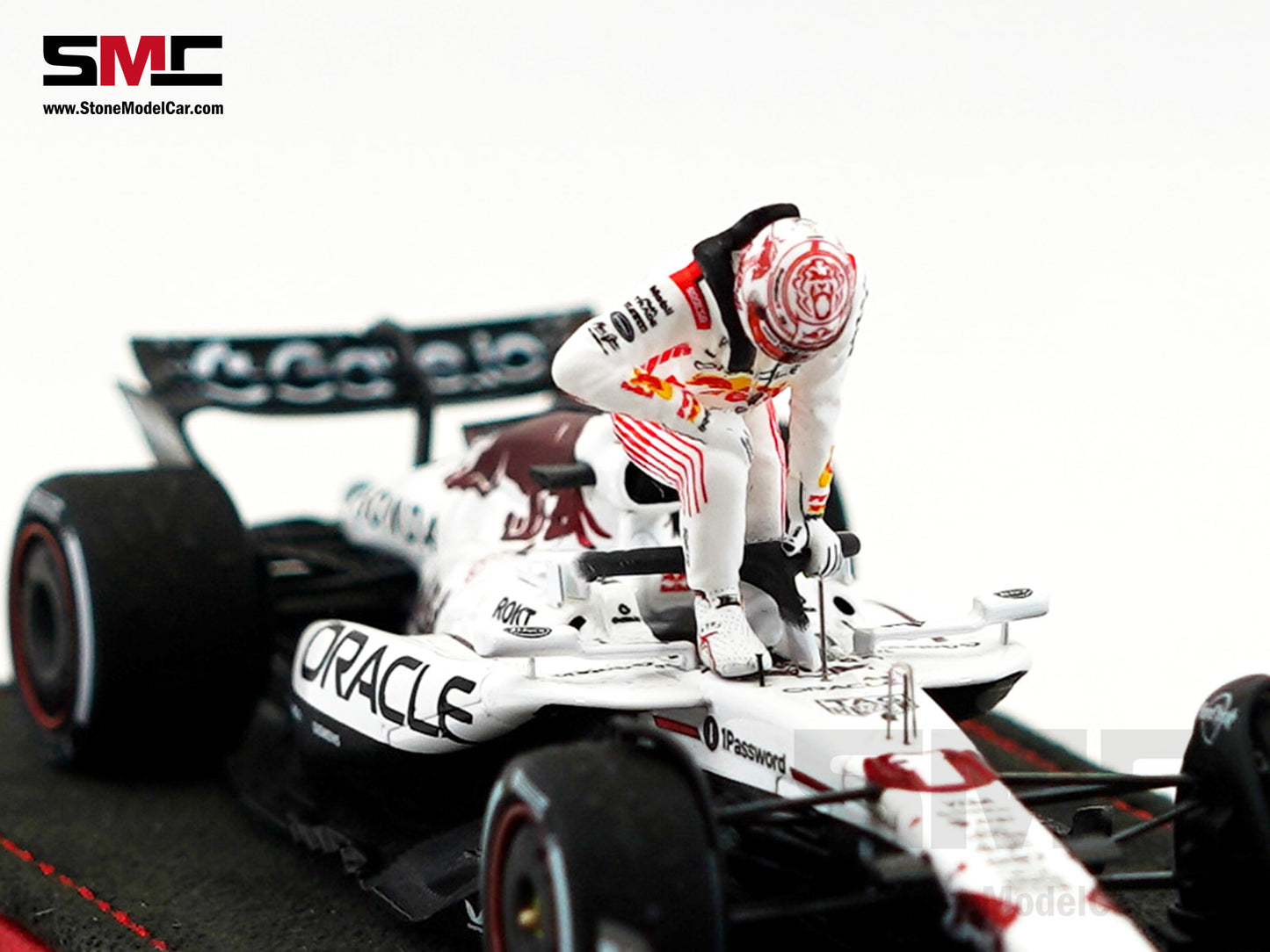 Red Bull F1 RB21 #1 Max Verstappen Japanese GP Winner 2025 1:43 Spark Figure Edition