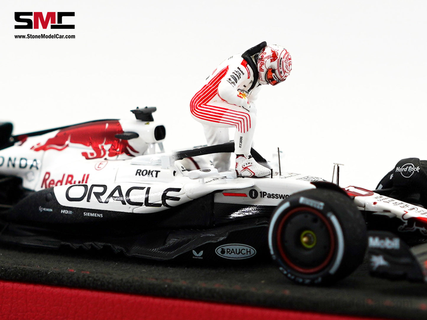 Red Bull F1 RB21 #1 Max Verstappen Japanese GP Winner 2025 1:43 Spark Figure Edition