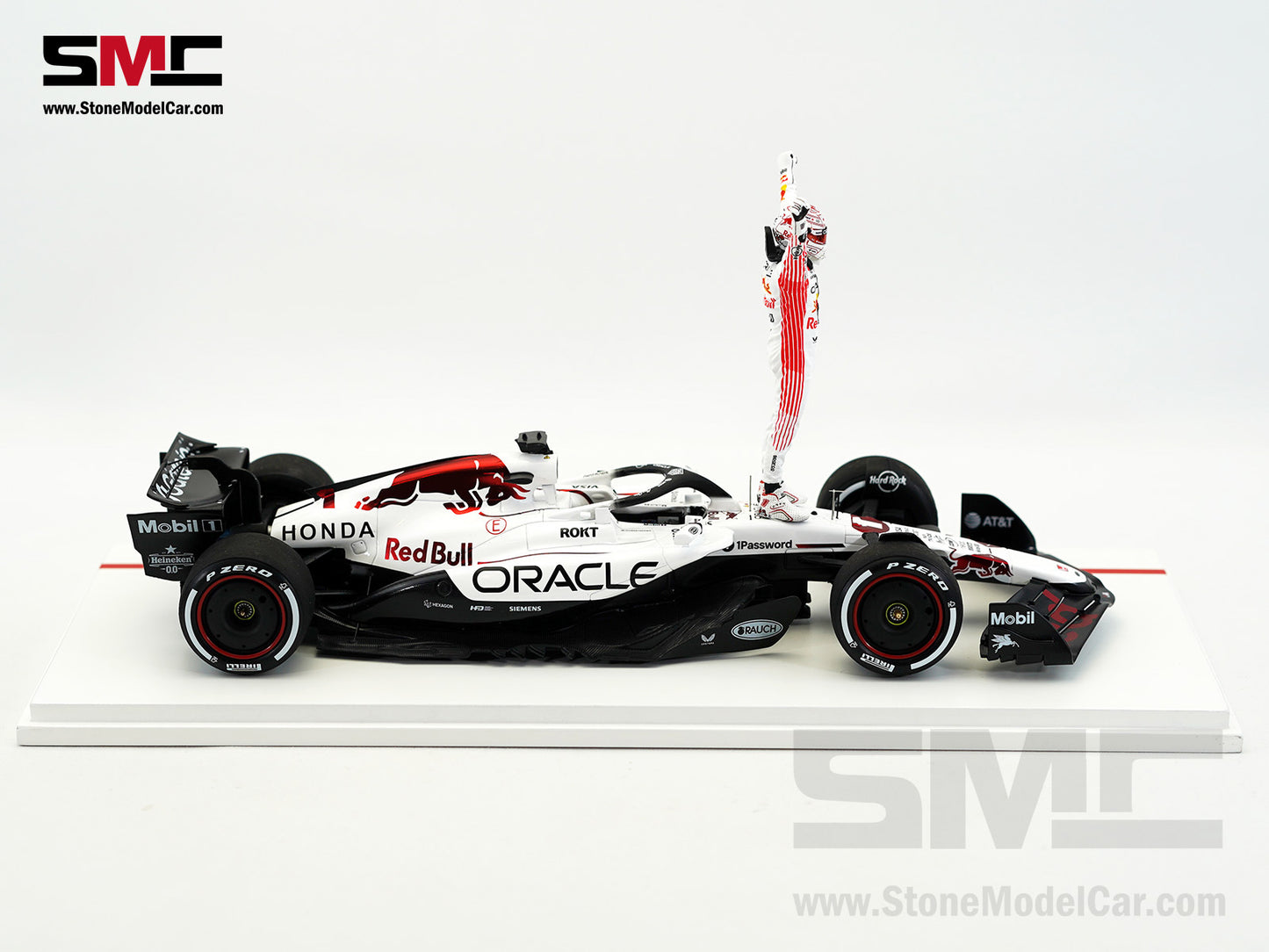 Red Bull F1 RB21 #1 Max Verstappen Japanese GP Winner 2025 1:18 Spark Figure Special