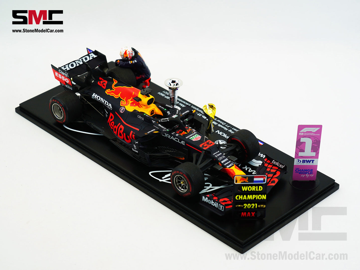2021 F1 World Champion #33 Max Verstappen Red Bull RB16B Abu Dhabi GP 1:18 Spark Figure