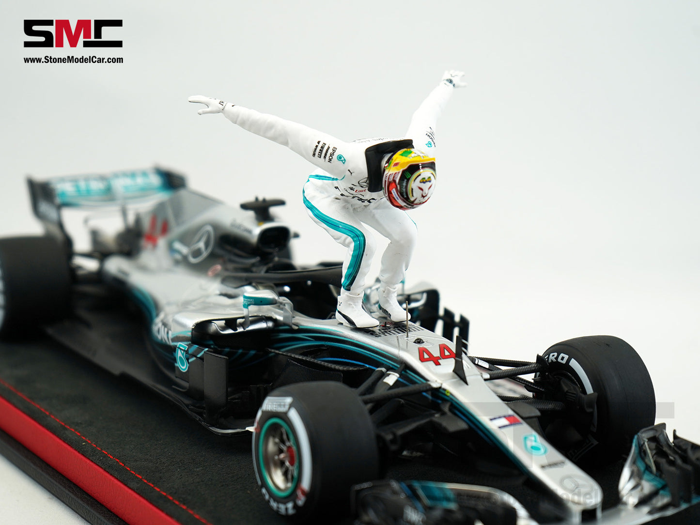 Mercedes AMG F1 W09 #44 Lewis Hamilton Brazil GP 2018 World Champion 1:18 Spark Figure Edition