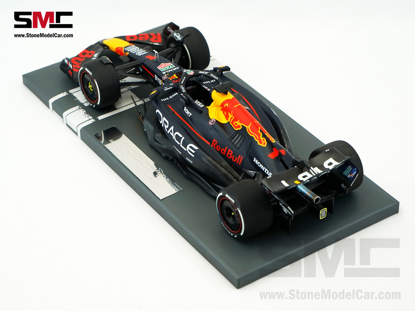 Red Bull F1 RB20 #1 Max Verstappen Las Vegas GP 2024 World Champion MINICHAMPS 1:18 Figure Special Edition
