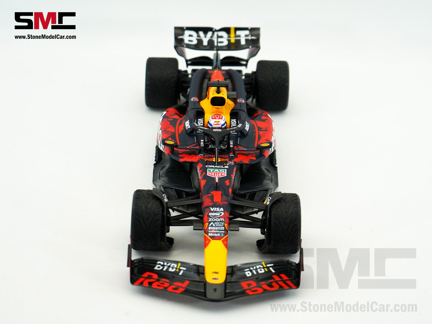 Red Bull F1 RB20 #1 Max Verstappen British GP Special Livery 2024 World Champion 1:18 MINICHAMPS