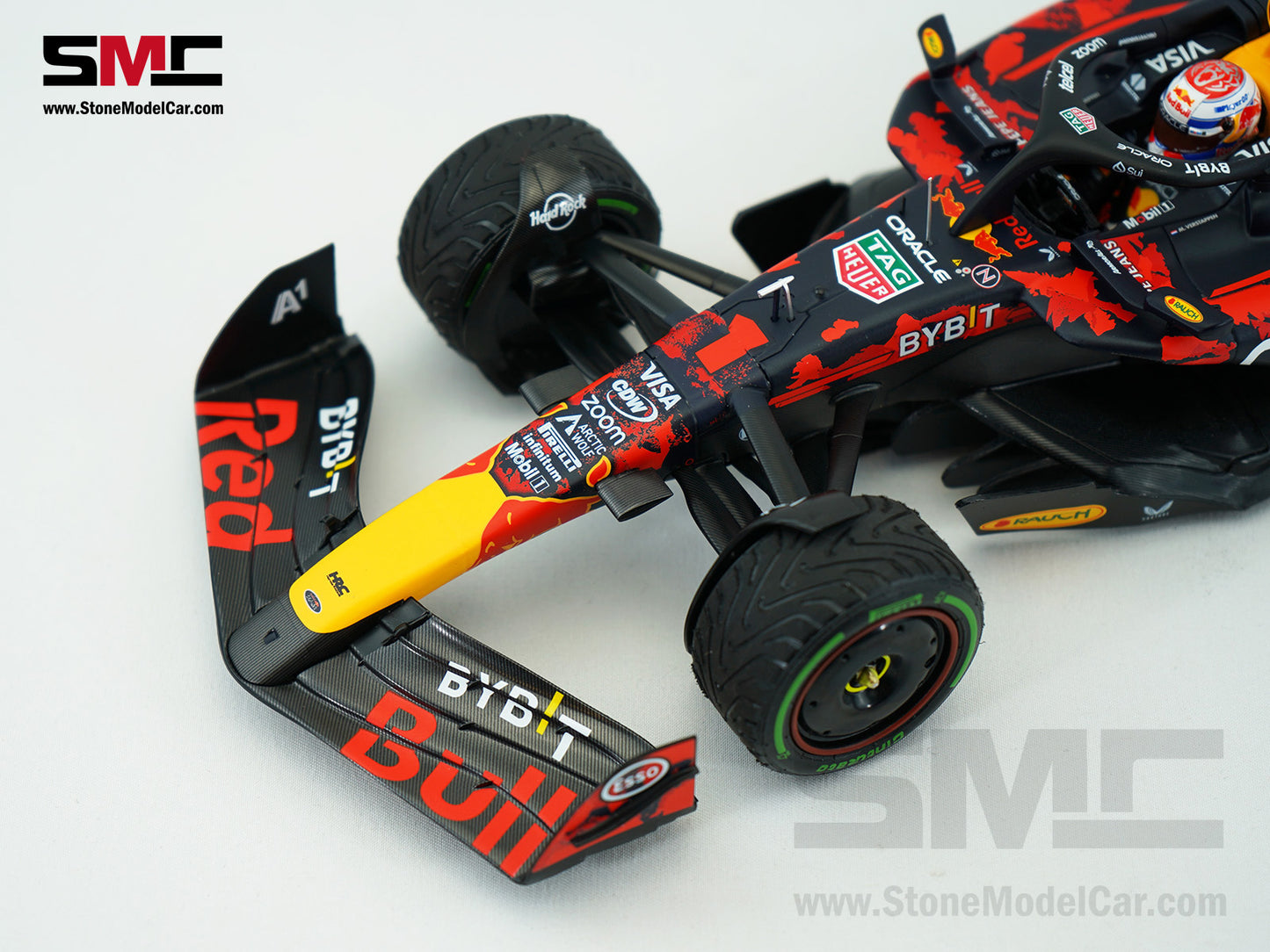 Red Bull F1 RB20 #1 Max Verstappen British GP Special Livery 2024 World Champion 1:18 MINICHAMPS