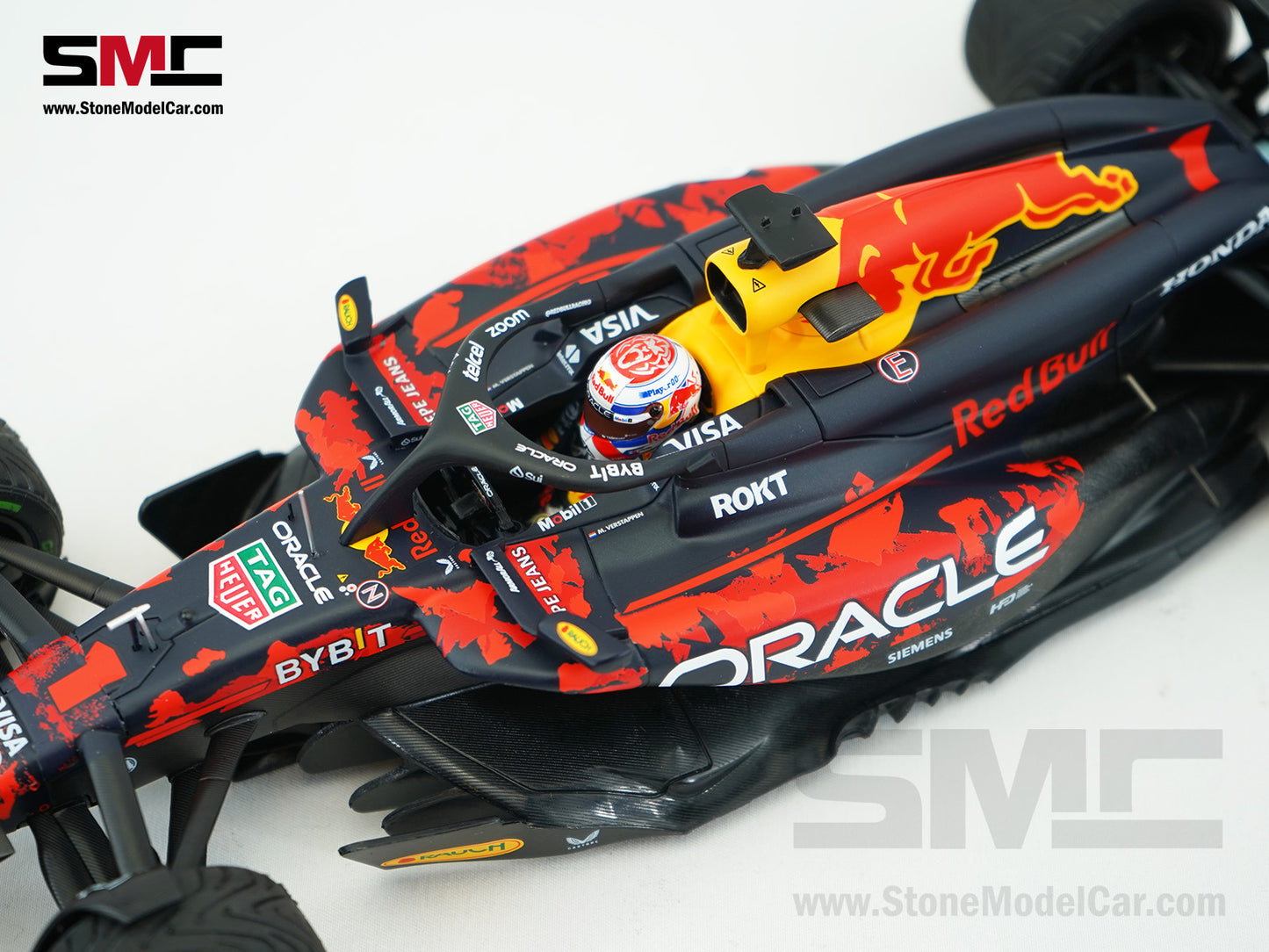 Red Bull F1 RB20 #1 Max Verstappen British GP Special Livery 2024 World Champion 1:18 MINICHAMPS