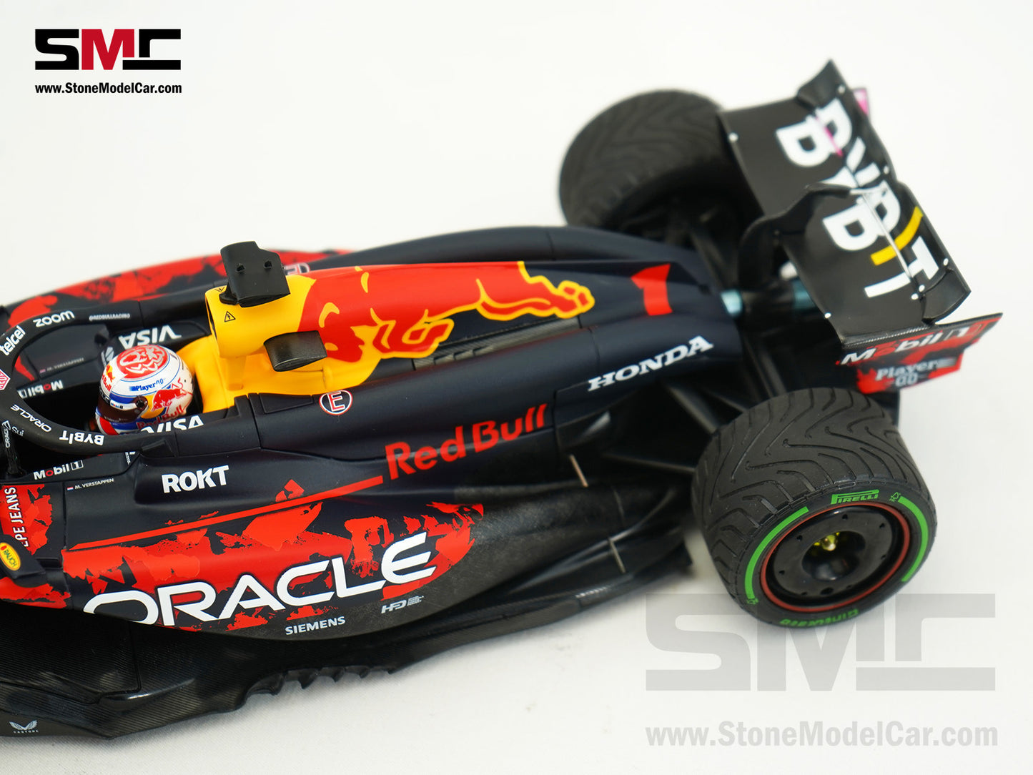 Red Bull F1 RB20 #1 Max Verstappen British GP Special Livery 2024 World Champion 1:18 MINICHAMPS