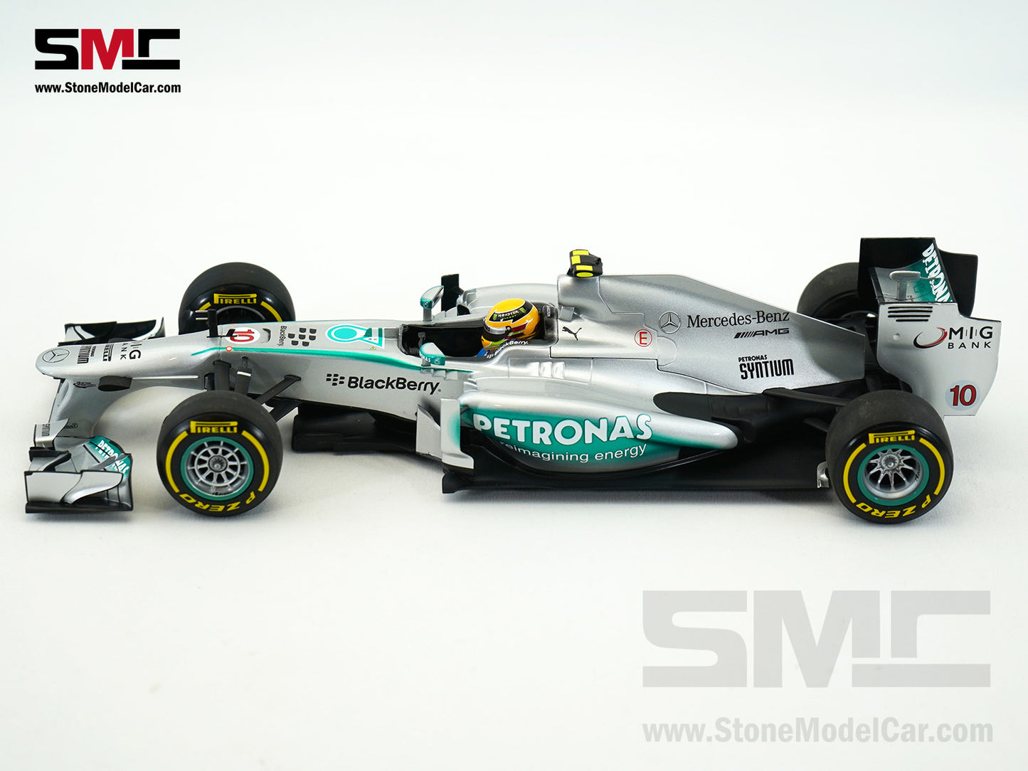 [Pre-Owned] Mercedes F1 W04 #10 World Champion Lewis Hamilton Chinese GP 2013 1:18 MINICHAMPS
