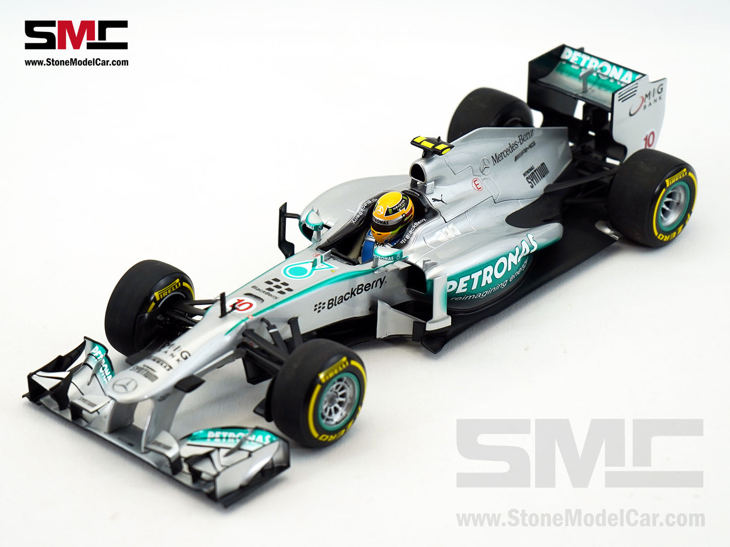 [Pre-Owned] Mercedes F1 W04 #10 World Champion Lewis Hamilton Chinese GP 2013 1:18 MINICHAMPS