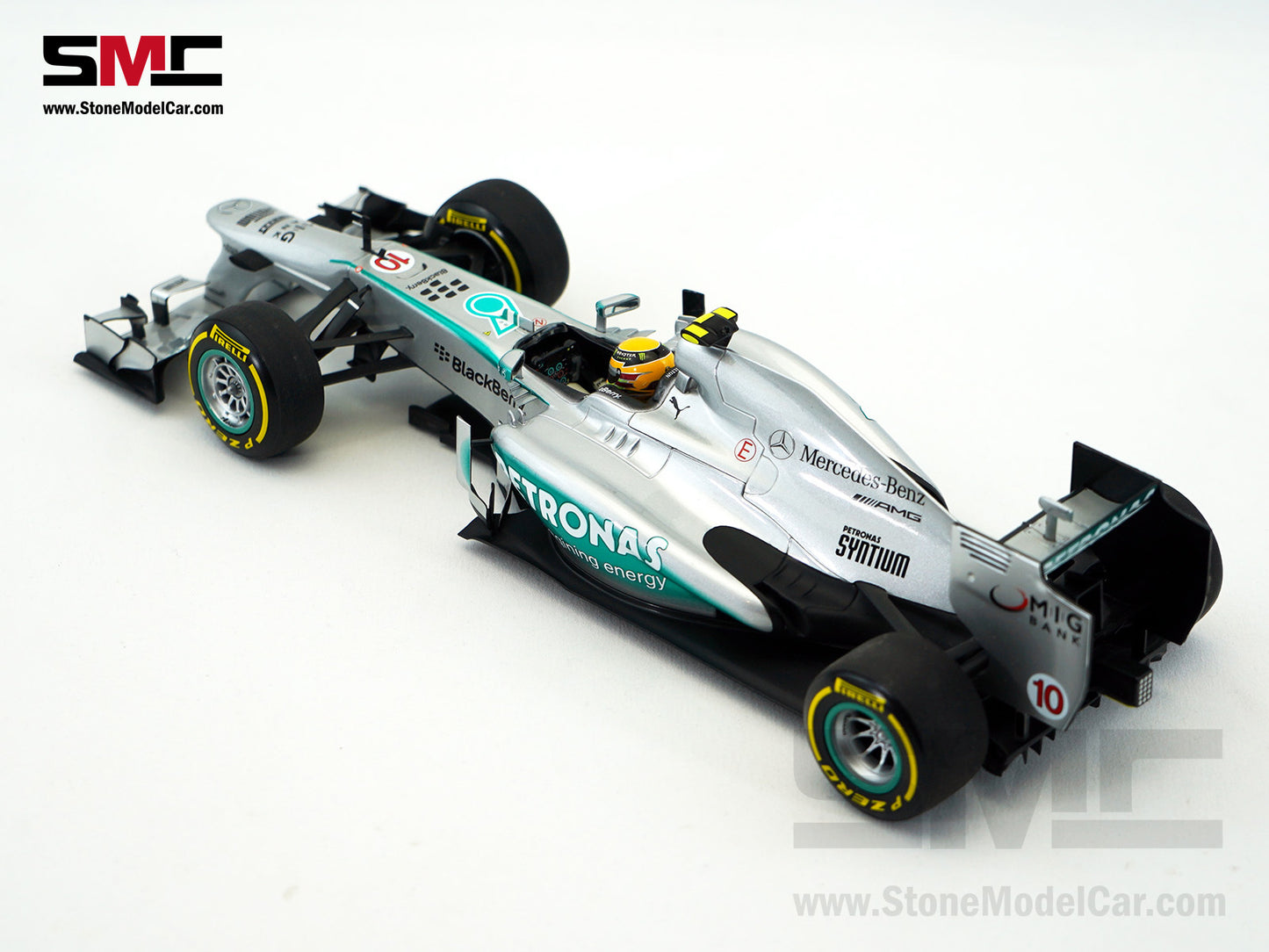 [Pre-Owned] Mercedes F1 W04 #10 World Champion Lewis Hamilton Chinese GP 2013 1:18 MINICHAMPS
