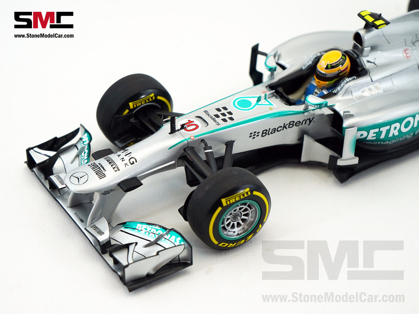 [Pre-Owned] Mercedes F1 W04 #10 World Champion Lewis Hamilton Chinese GP 2013 1:18 MINICHAMPS