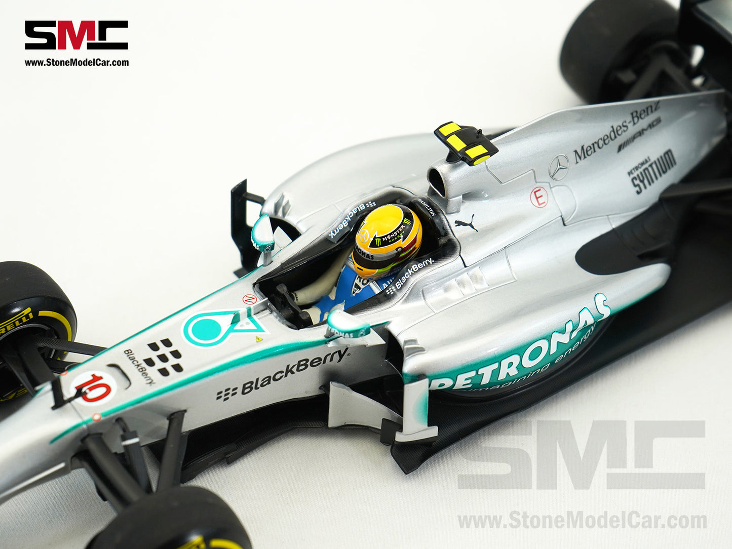 [Pre-Owned] Mercedes F1 W04 #10 World Champion Lewis Hamilton Chinese GP 2013 1:18 MINICHAMPS