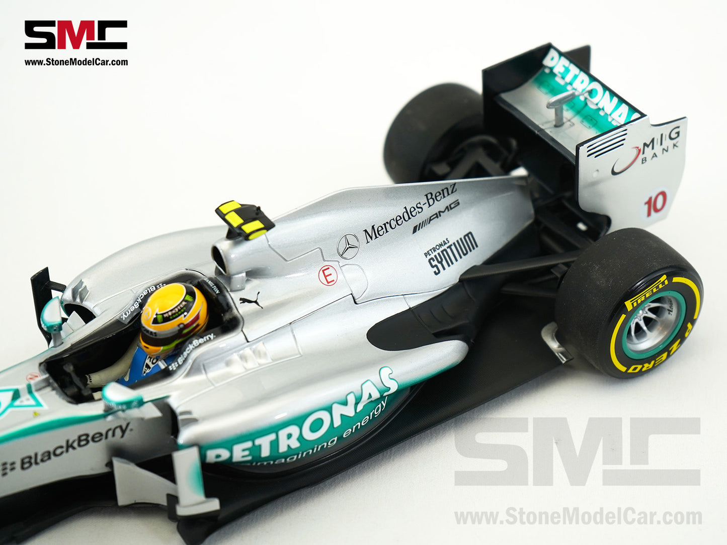 [Pre-Owned] Mercedes F1 W04 #10 World Champion Lewis Hamilton Chinese GP 2013 1:18 MINICHAMPS