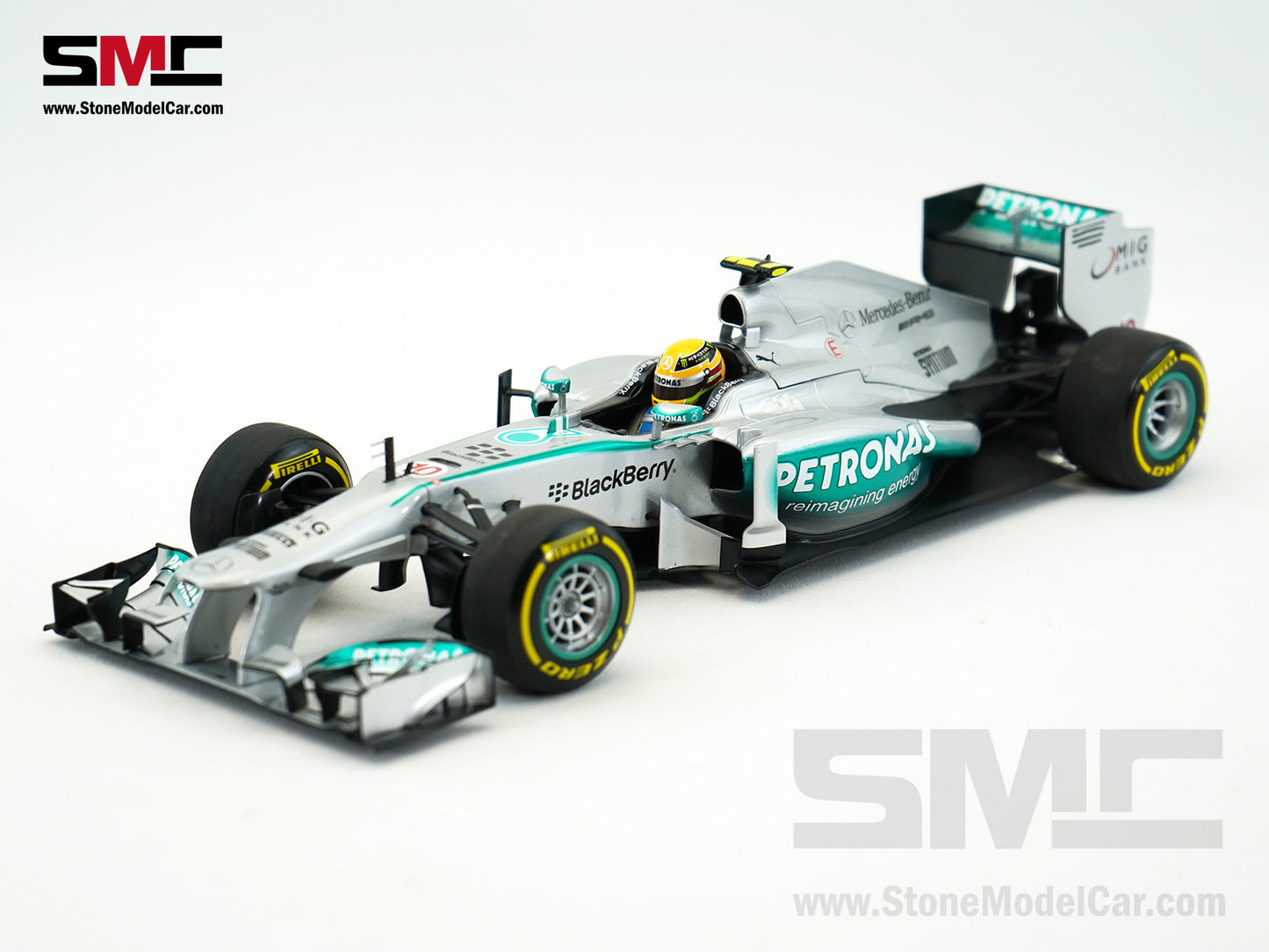 [Pre-Owned] Mercedes F1 W04 #10 World Champion Lewis Hamilton Chinese GP 2013 1:18 MINICHAMPS