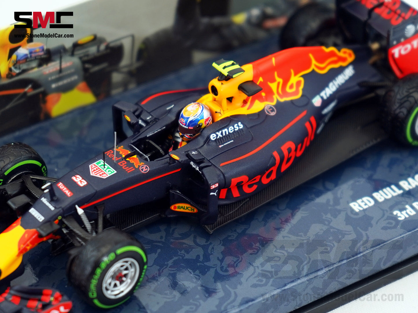 Red Bull F1 RB12 #33 Max Verstappen Brazil GP 3rd Place Podium 2016 1:43 MINICHAMPS