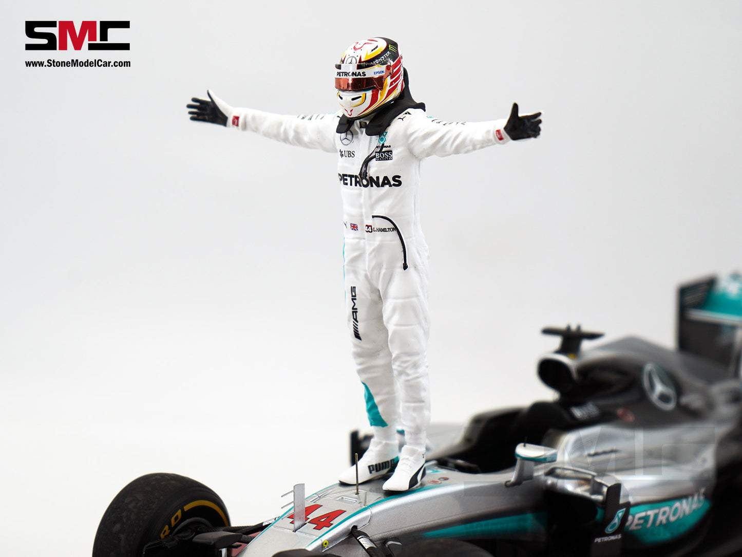 Mercedes F1 W07 #44 Lewis Hamilton Austrian GP 2016 Winner 7x World Champion 1:18 Spark Figure Edition