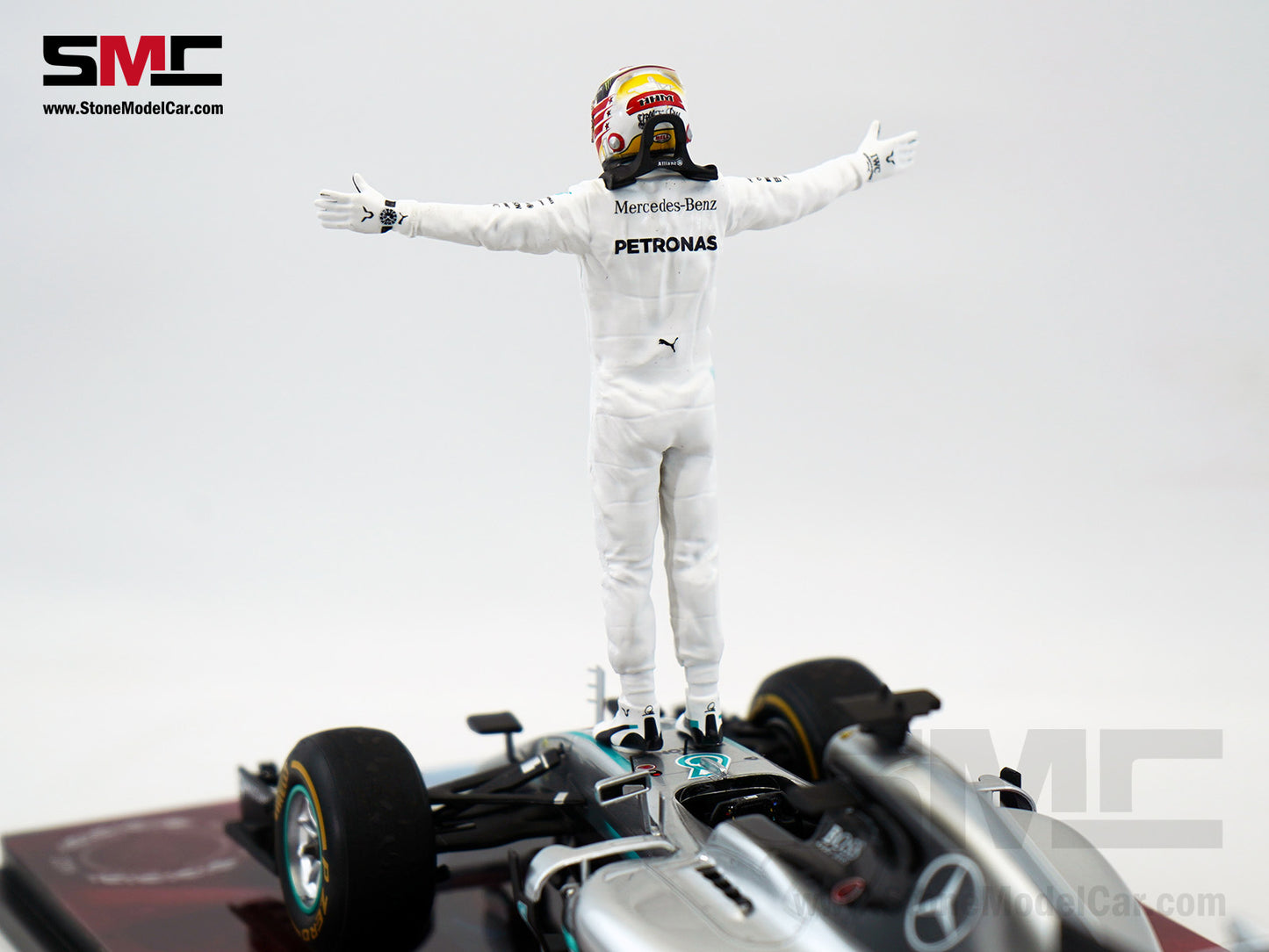 Mercedes F1 W07 #44 Lewis Hamilton Austrian GP 2016 Winner 7x World Champion 1:18 Spark Figure Edition