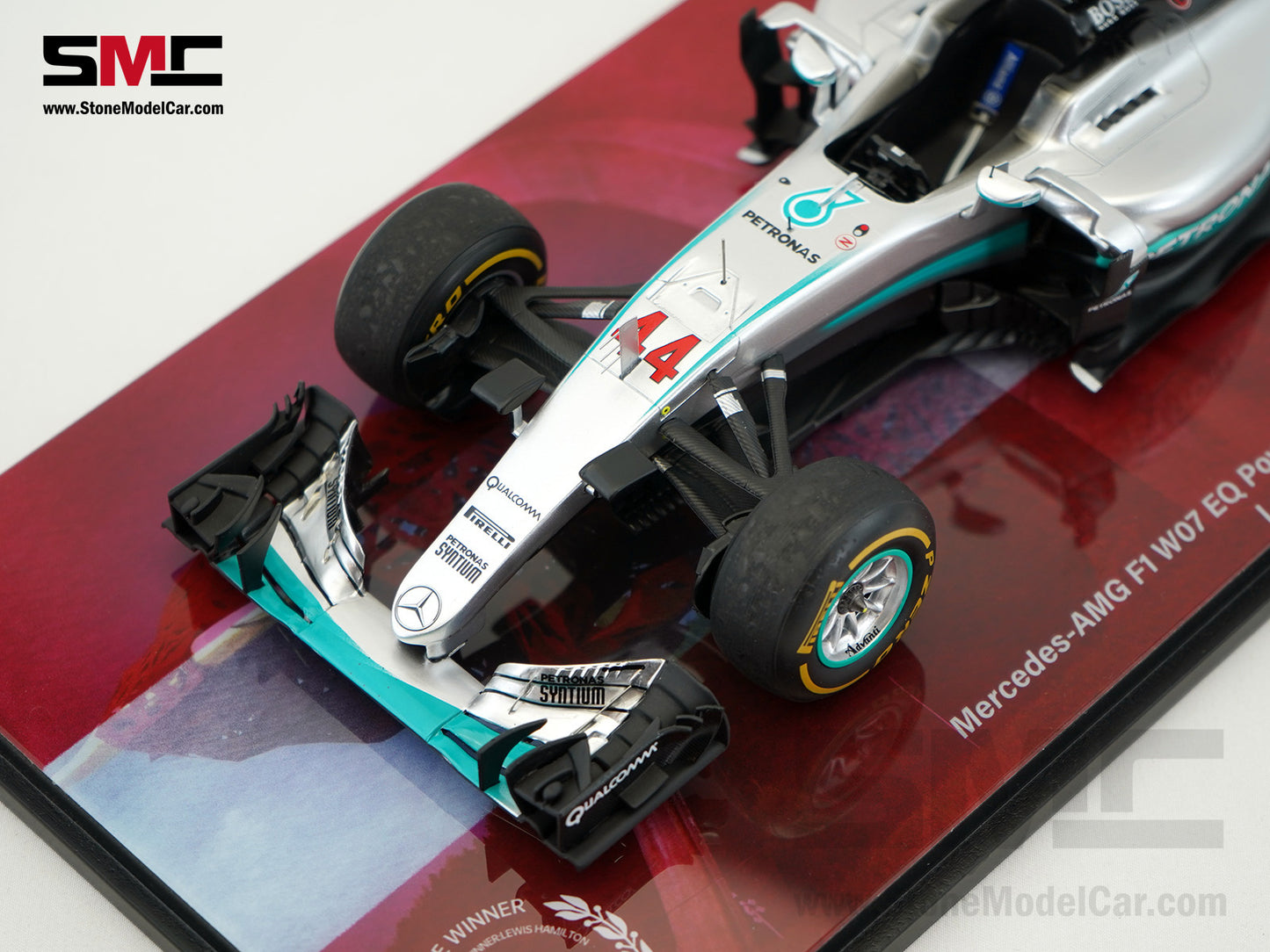 Mercedes F1 W07 #44 Lewis Hamilton Austrian GP 2016 Winner 7x World Champion 1:18 Spark Figure Edition