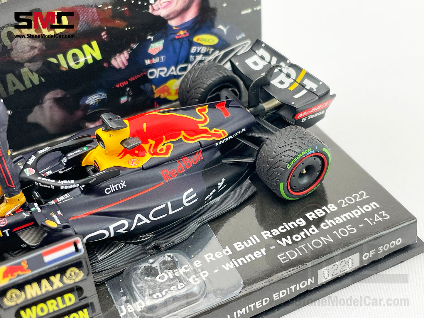 #1 Max Verstappen 2022 World Champion Red Bull F1 RB18 Japan GP 1:43 MINICHAMPS with Figure