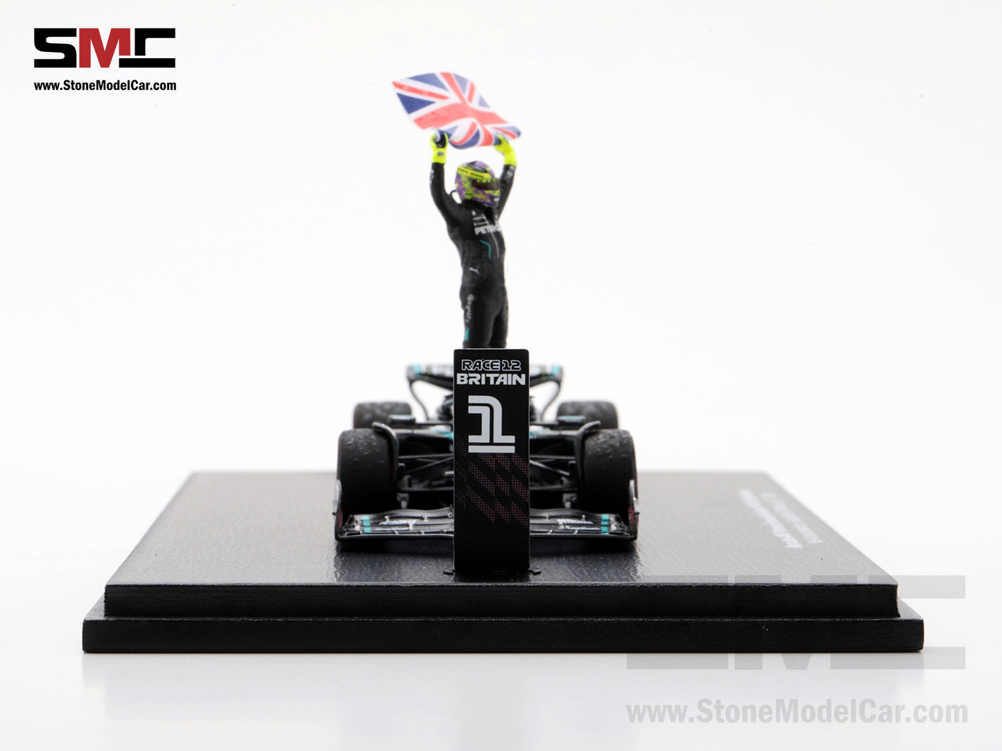 [Pre-Order] Mercedes F1 W15 #44 7x World Champion Lewis Hamilton British GP Winner 2024  1:43 Spark Figure Special Edition