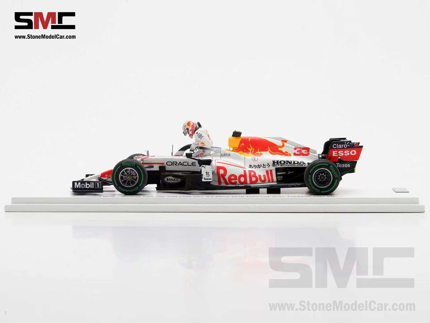 [Pre-Order] Red Bull F1 RB16B #33 Max Verstappen Turkish GP 2021 World Champion Special Figrine Edition 1:43 Spark SP690