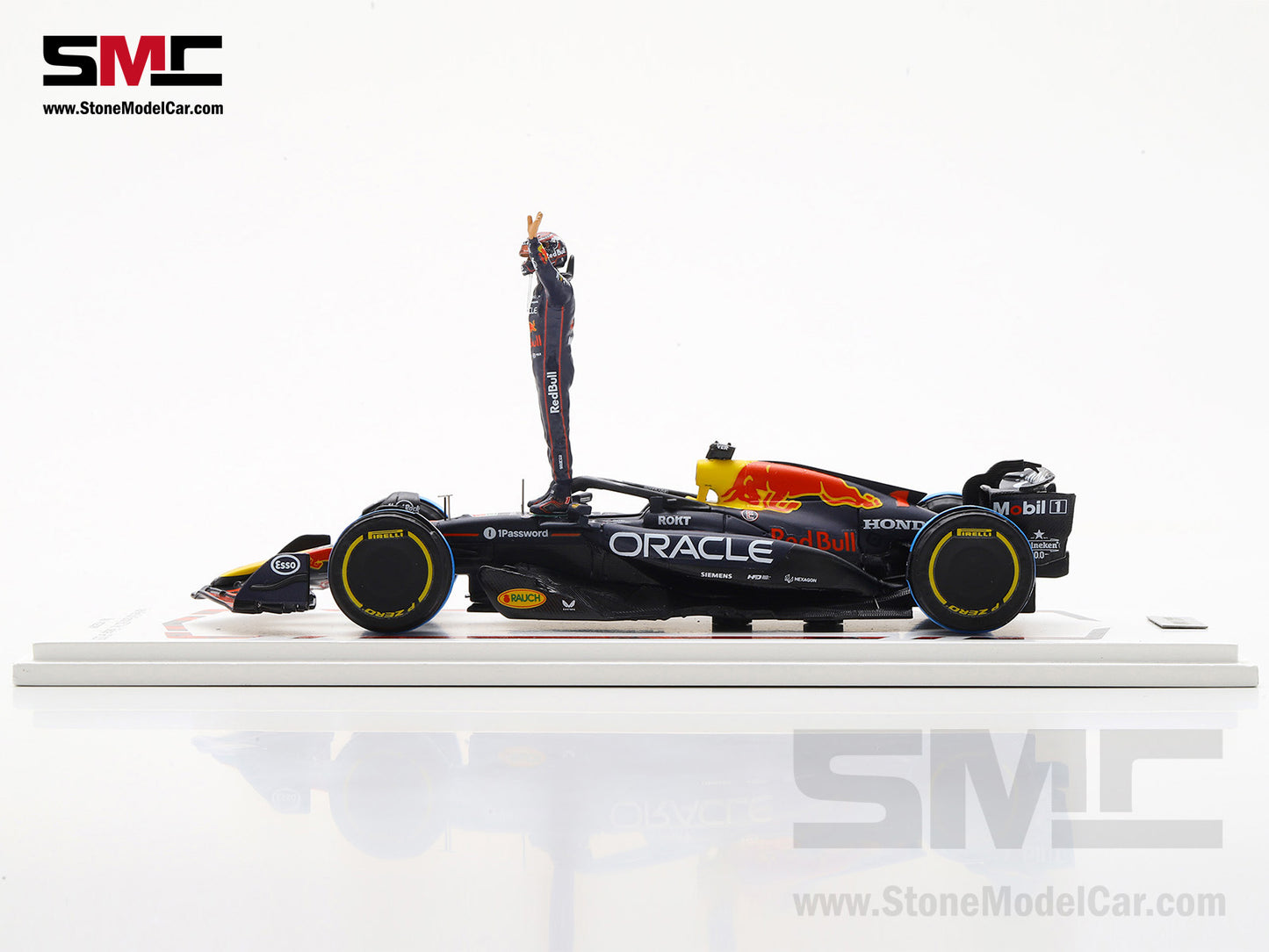 [Pre-Order] Red Bull F1 RB21 #1 Max Verstappen Belgium GP 2025 Special Orange Lion Helmet 1:43 Spark Special Figrine Edition
