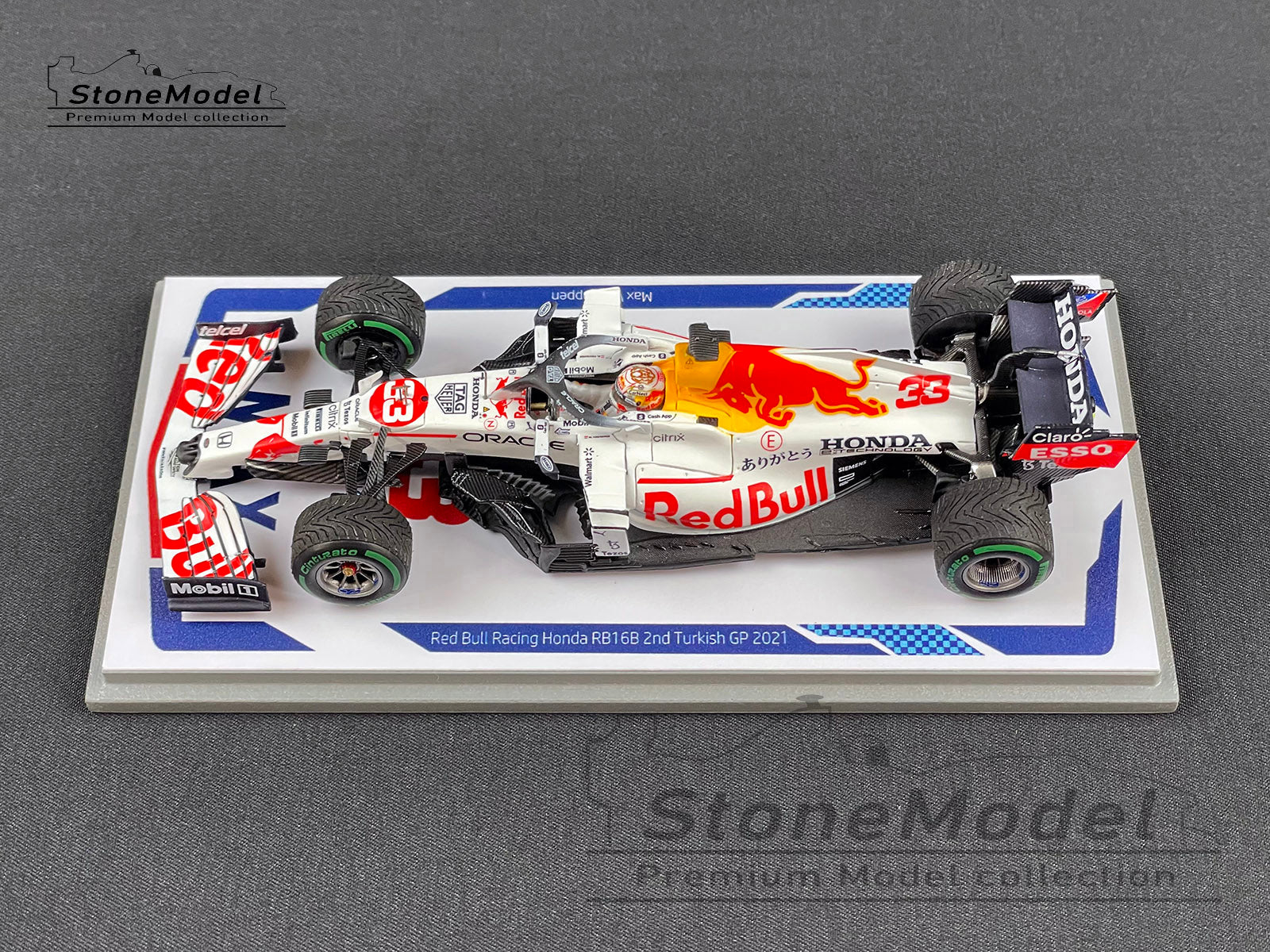 2021 World Champion Red Bull F1 RB16B #33 Max Verstappen Turkish GP 1:43  Spark with Special Base