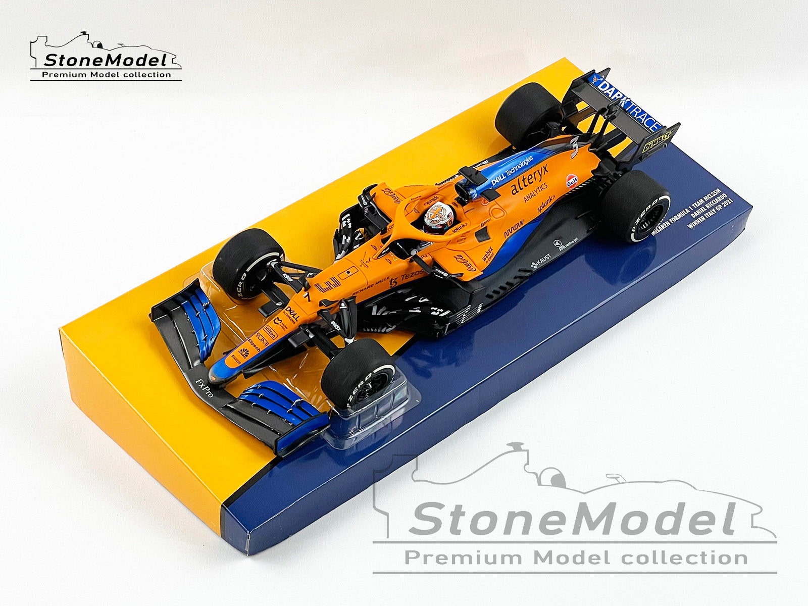 MCLAREN DANIEL RICCIARDO VAINQUEUR GP D'ITALIE 2021 en échelle 1:18 par MCLAREN DANIEL RICCIARDO VAINQUEUR GP D'ITALIE 2021 en échelle 1:18 par