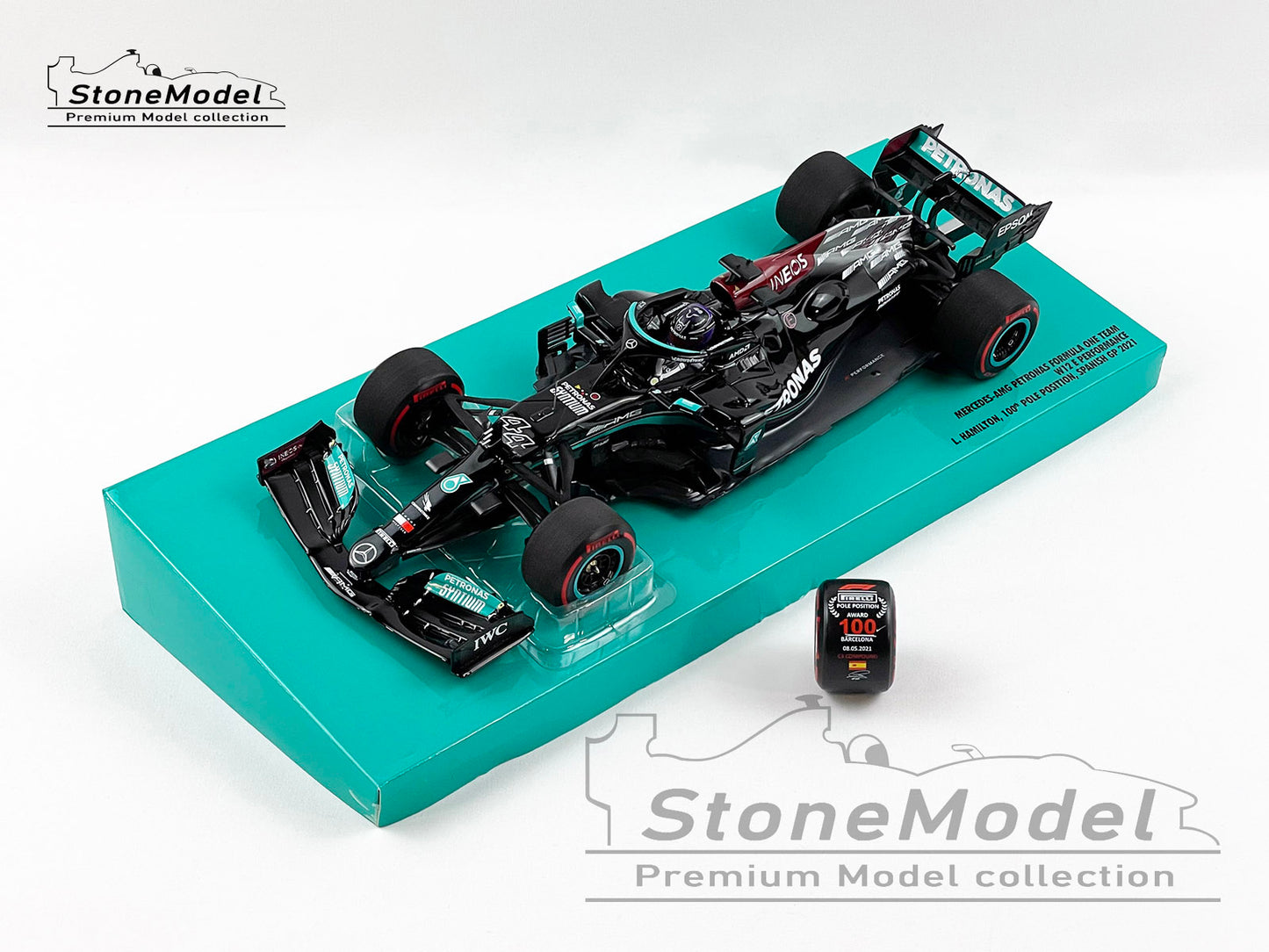 Mercedes AMG F1 W12 #44 Lewis Hamilton Spainish GP 2021 100th Pole 1:18 Minichamps Gift Box
