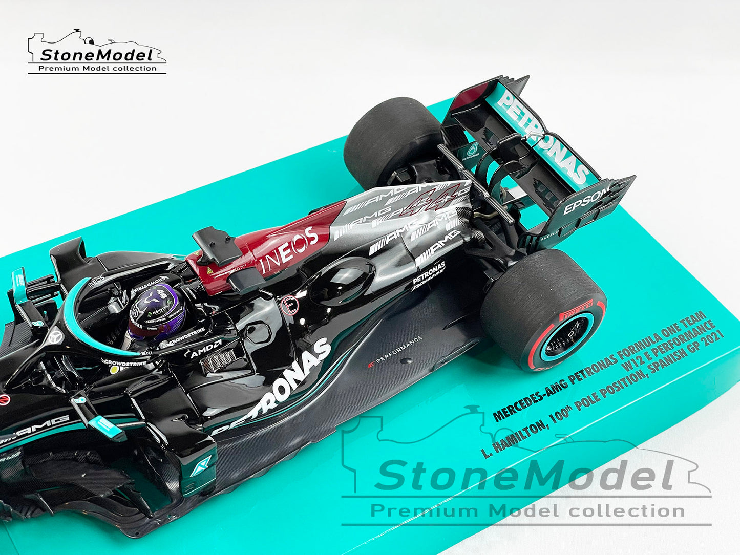 Mercedes AMG F1 W12 #44 Lewis Hamilton Spainish GP 2021 100th Pole 1:18 Minichamps Gift Box