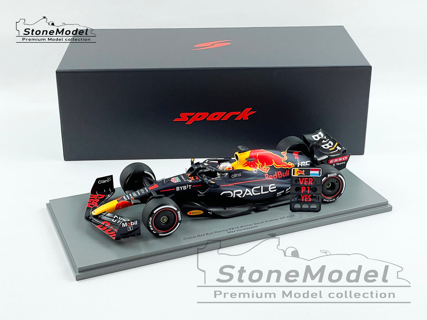 Max Verstappen Red Bull Racing RB18 n° 1 Winner GP Saudi Arabia 2022 World  Champion 2022 F1 1/18 Minichamps 110220001