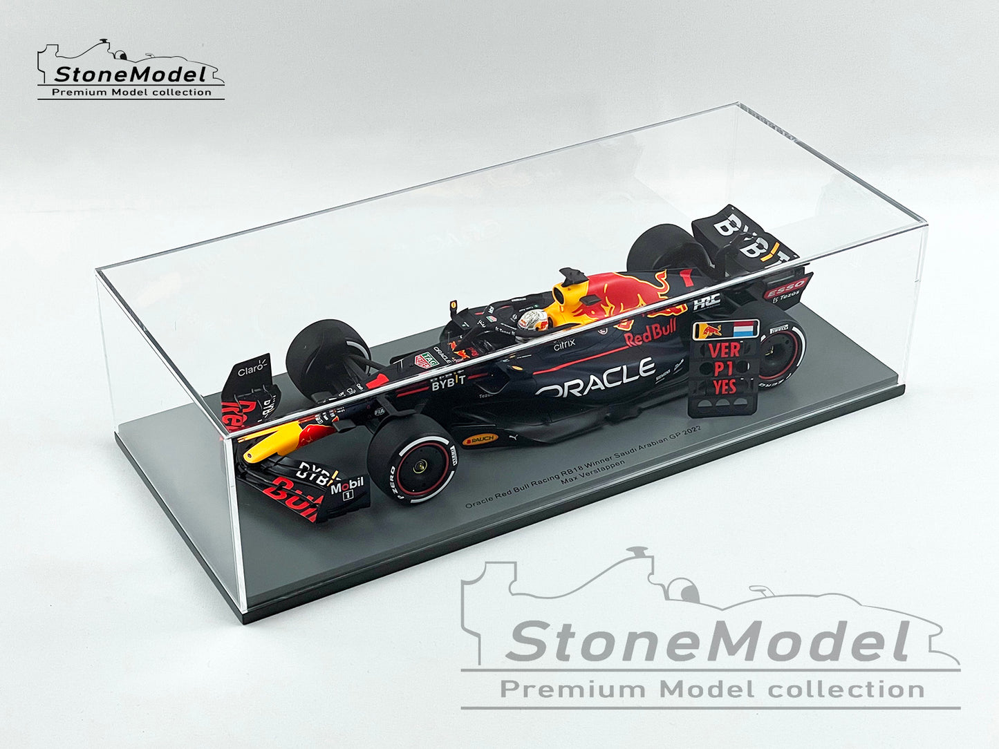 2022 World Champion Red Bull F1 RB18 #1 Max Verstappen Saudi Arabian 1:18  Spark