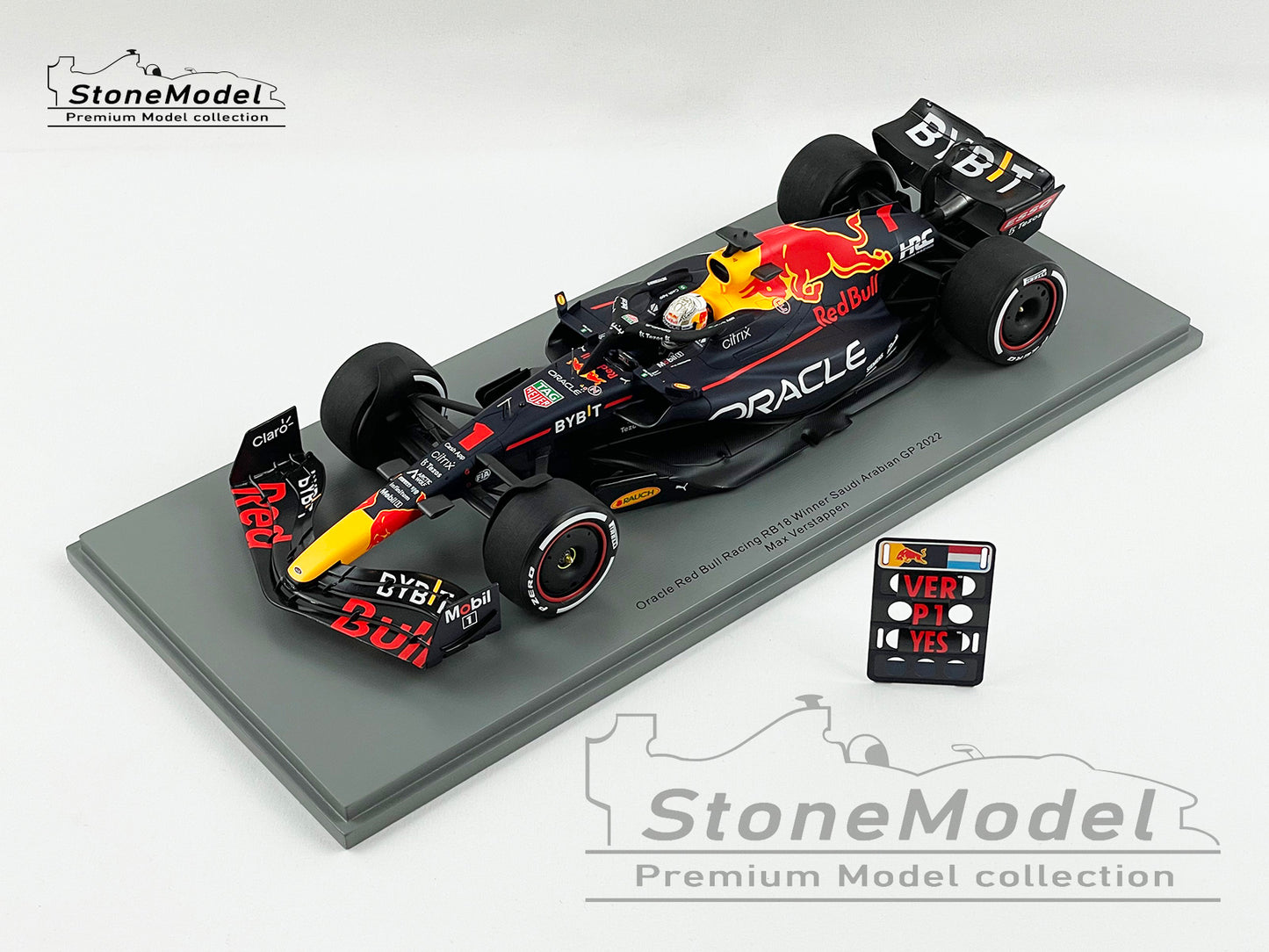 2022 World Champion Red Bull F1 RB18 #1 Max Verstappen Saudi Arabian 1:18  Spark