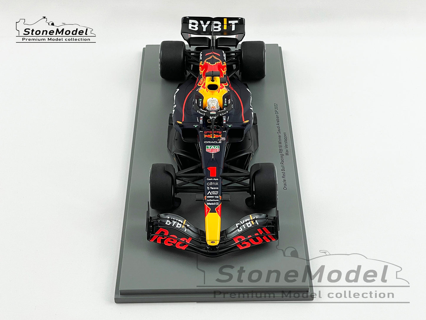 2022 World Champion Red Bull F1 RB18 #1 Max Verstappen Saudi Arabian 1:18  Spark