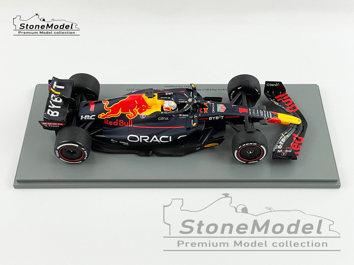2022 World Champion Red Bull F1 RB18 #1 Max Verstappen Saudi Arabian 1:18  Spark